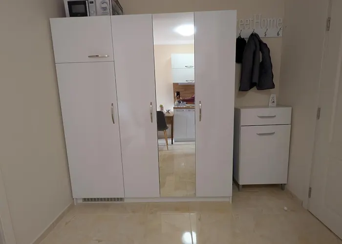 Viktorsapartment Διαμέρισμα *